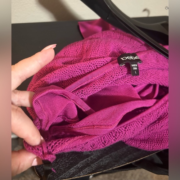 Used Bebe one arm fuschia pink blouse- size l - Picture 10 of 16